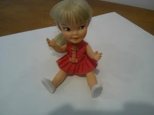 Muñeca Remco vintage de 5 pulgadas - Imagen 1 de 5