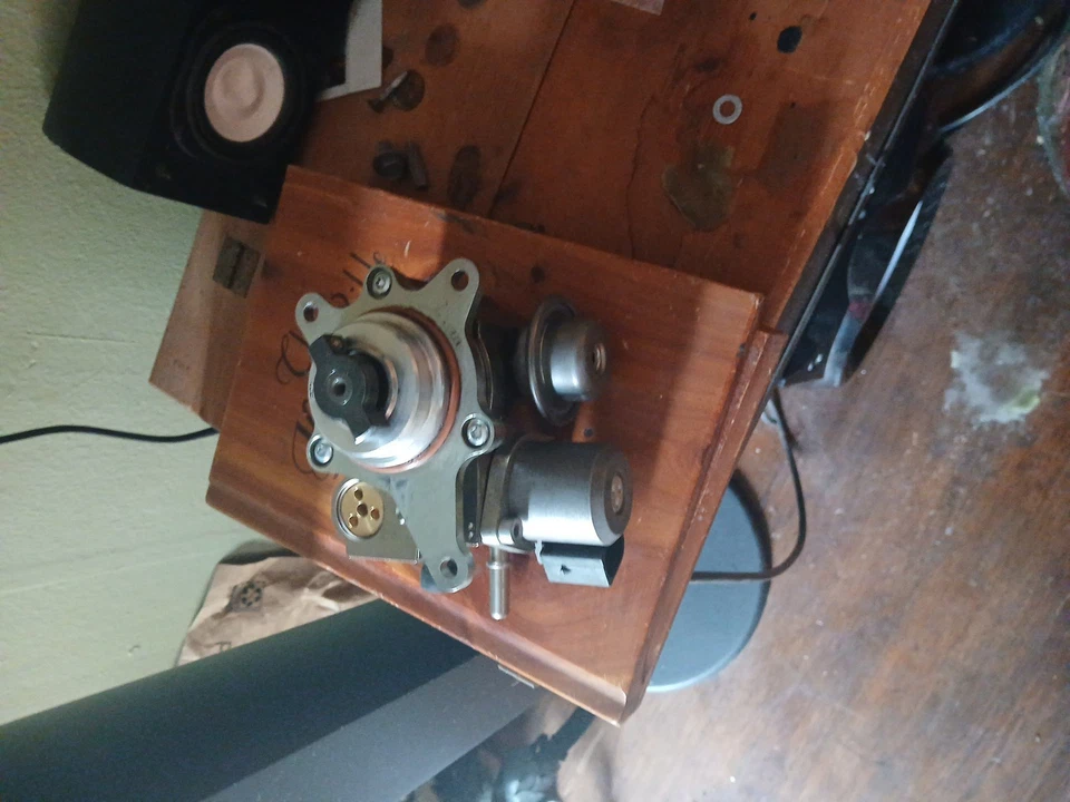 02-06 Mini Cooper S bomba de combustível de alta pressão em funcionamento. - Imagem 1 de 1