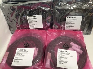 NEW Lot x36 GENUINE Arista Cable CAB-SFP-SFP-1M CAB-Q-Q-100G-1M CAB-Q-4S-100G-2M - Afbeelding 1 van 4