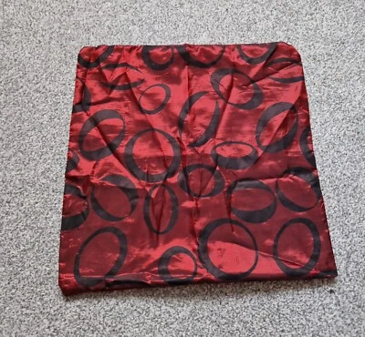Cusion Cover Dark Red Silk Look Circle Print Zipped 44 x 44cm - Image 1 of 4