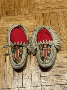 Vintage Native American Indian Childs Leather Moccasins - Picture 1 of 5