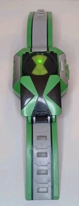 Reloj táctil Bandai Ben 10 Omniverse Omnitrix 2011 accesorio luces y sonidos raro - Imagen 1 de 11
