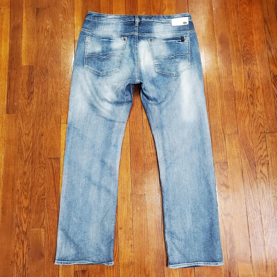 Pantalones de mezclilla rectos ajustados azul lavado claro Buffalo David Bitton Six para hombre 36x32 Foto 1 de 4