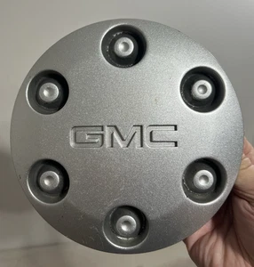 2004 2005 2006 2007 2008  GENUINE OEM GMC Canyon Center Cap Hubcap 9593984 - Picture 1 of 12