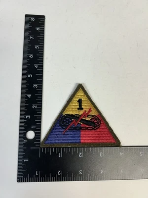 MH560 Original WW2 US Army Patch 1st Armored Division IR29D - Image 1 of 2