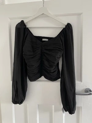 BNWT ABERCROMBIE &FITCH Black Ruched Front Sheer Balloon Sleeved Top Size M - Image 1 of 2