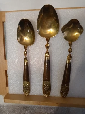 Juego de servir vintage de 3 piezas tailandés/siam de mediados de siglo - latón y madera/buda Foto 1 de 3