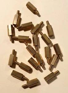 20 Entretoises M2,5 M/F en laiton - Tête hexagonale - L totale 15mm - 10mm + 5mm - Foto 1 di 1