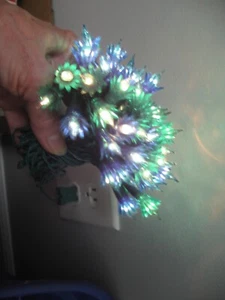 Vtg blue & green Christmas Light String w/ Tulip / flower star burst tip Lights - Picture 1 of 4
