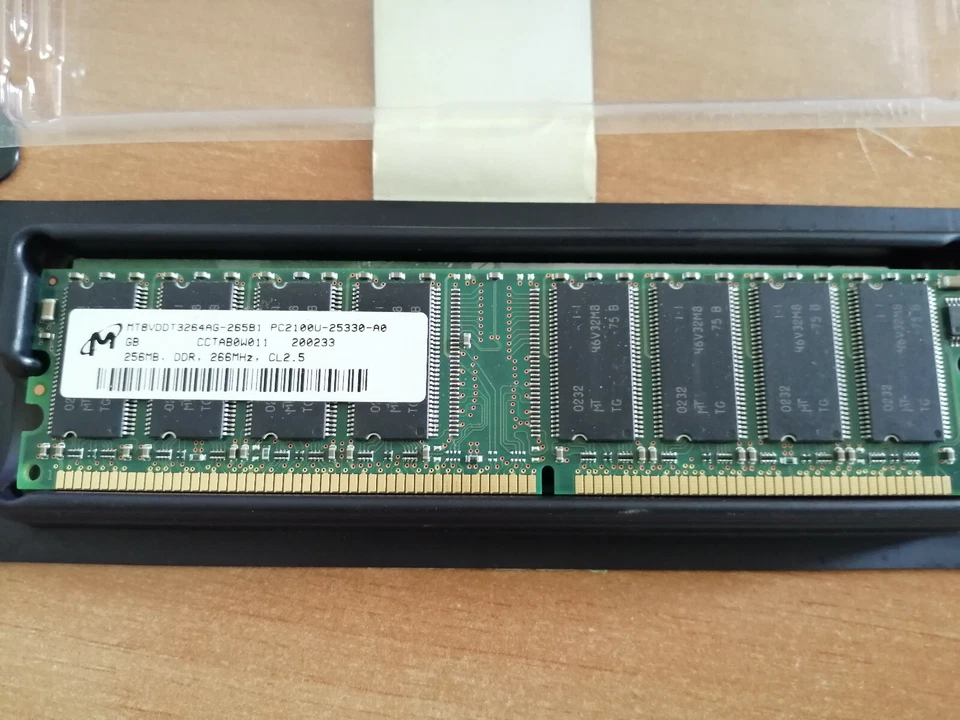 1x Memoria MICRON MT8VDDT3264AG-265B1 DDR 256MB 266MHz PC2100U-25330-A0 184-Pin - Immagine 1 di 1