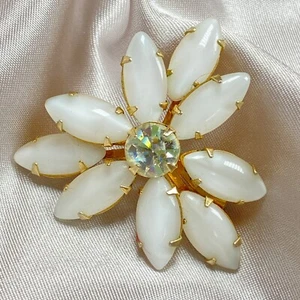 Vintage Gold Tone White Milk Glass Flower Pin Brooch Clear Rhinestone - Picture 1 of 11