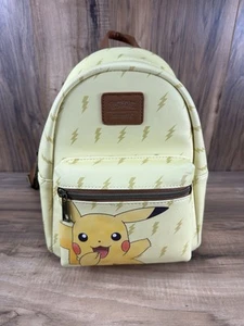Mini Mochila Tonal Loungefly Pokemon Pikachu Thunderbolt - Imagen 1 de 7