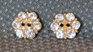 Neu in Verpackung Beyond Beadz goldfarbene & Strassknöpfe hübsch! Posten 8 oder 16 Kostenloser Versand - Bild 1 von 4