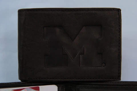 MICHIGAN WOLVERINES   Leather BiFold Wallet   NEW  black 2 sb Cover