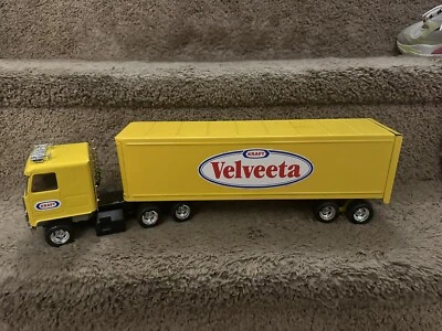 Remolque tractor vintage Ertl Kraft Velveeta amarillo acero semi prensado 19”. Foto 1 de 4