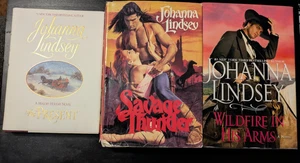 Lot of 3 Johanna Lindsey Books (Savage Thunder, Wildfire in His Arms, Present) - Imagen 1 de 13