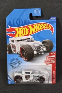 HOT WHEELS 2017 Red Edition Bone Shaker TARGET EXCLUSIVE - Picture 1 of 5