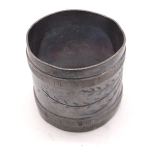 Antiguo Servilletero Anillo Bordes Moleteados Plato Plata Diseño Floral - Imagen 1 de 4