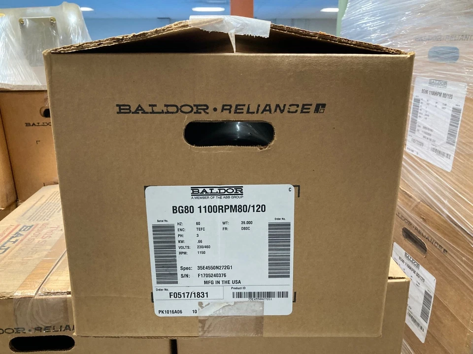 New Baldor electric motor three phase, .66kw, 1150rpm, part # 35E4550N272G1 - Image 1 of 4