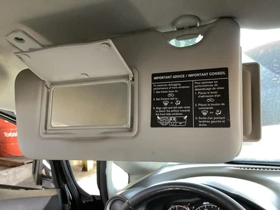 Used Left Sun Visor fits: 2016 Nissan Versa without illumination without sunroof Foto 1 de 4