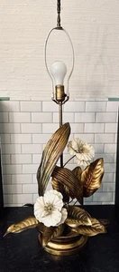 LARGE VINTAGE FLORENTINE ITALIAN TOLEWARE GILDED TABLE LAMP WHITE ENAMEL FLOWERS - Picture 1 of 22