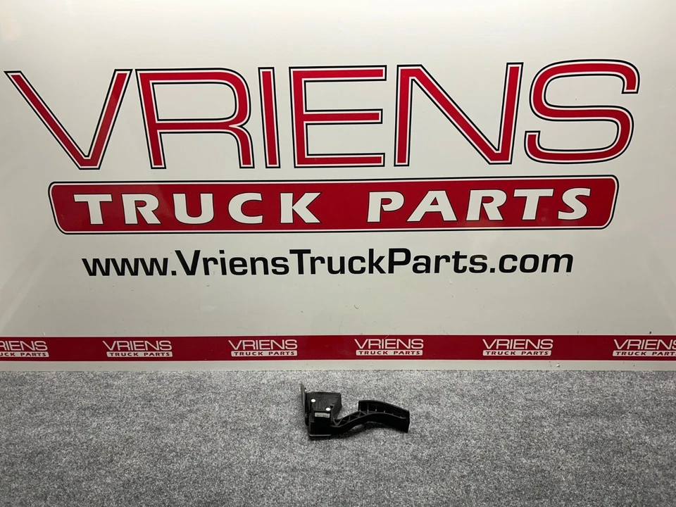 INTERNATIONAL K103478 LT FOOT PEDAL - Image 1 of 4