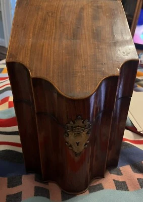 Antiguo arco de cuchillo de madera frontal serpentina de Jorge III Foto 1 de 4