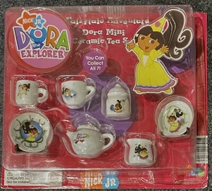 Dora The Explorer Nick/Jr Fairytale Adventure Ceramic Tea Set Vending Display - Picture 1 of 3