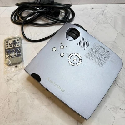 Estuche de transporte remoto para proyector de datos portátil Mitsubishi XD80U USADO EN EXCELENTE ESTADO Foto 1 de 4