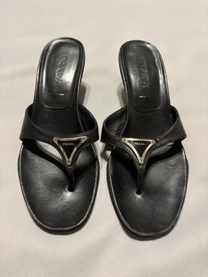 Excellent Condition Prada Black Thong Sandal Heels Size 6 - Image 1 of 4