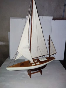 MAQUETTE BUREAU BOIS BATEAU YACHT LE CORSARO AQUAVENTURE NEUF BOITE 65X80 CM - Picture 1 of 9