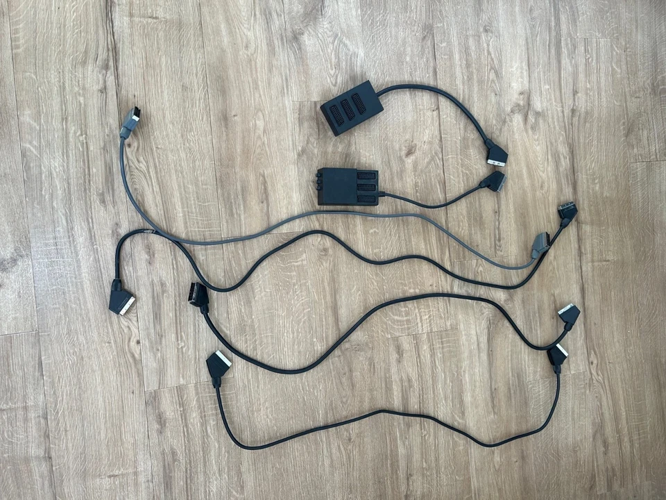 Assorted Pre-owned SCART leads/junctions Various Lengths 21 Pin - Image 1 of 1