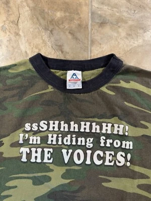 Camiseta Camuflaje Vintage Ocultando De Las Voces Schizo Divertida Camiseta Mediana 20x26  Foto 1 de 4