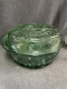 Vintage Libbey "Orchard Fruit" Embossed Glass Covered Casserole Dish EUC - Picture 1 of 10