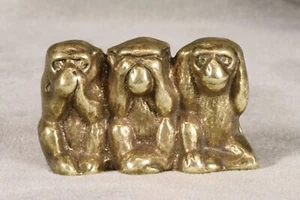 Three wise monkeys sculpture. Signed Peethoe. Sculpture of three wise monkeys. S - Picture 1 of 12
