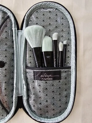 🌟 MAC Pinselset Liz Goldwyn Limited Edition | 5-teilig | Türkis Etui | Neu &OVP - Bild 1 von 3