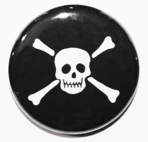1" (25mm) Skull & Crossbones /Jolly Rodger Pirate Button Badge Pin - MADE IN UK  - Picture 1 of 2