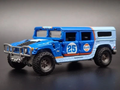 1992-2006 HUMMER H1 HUMVEE ALPHA GULF OIL 1:64 SCALE DIORAMA DIECAST MODEL CAR - Image 1 of 4