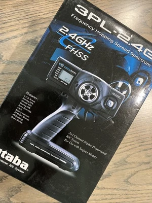 Futaba 3PL-2.4G  TX+R2004gf 2.4g Fhss Receiver 4ch Receiver 4yf 3pl FUTR2004GF - Image 1 of 4