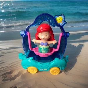 Disney Princess Parade Sirenita Ariel Flotador Fisher Price Little People Difícil de Encontrar - Imagen 1 de 14
