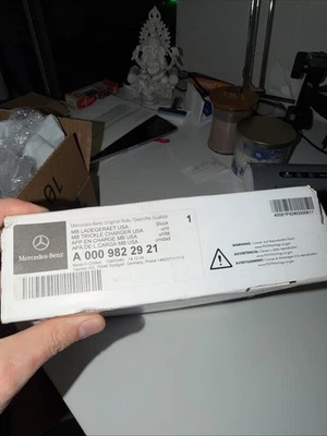 НОВОЕ ЗАРЯДНОЕ УСТРОЙСТВО ДЛЯ АККУМУЛЯТОРА MERCEDES-BENZ ИМПУЛЬСНОЕ СОХРАНЕНИЕ ВЕРСИЯ США A0009822921 - Изображение 1 из 2