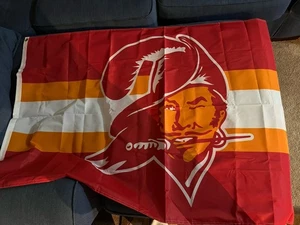 NFL Vintage Tampa Bay Buccaneers Deko Football Flagge 35x60 Heavy Nylon NEU - Bild 1 von 3