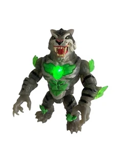 Figura de acción juguete creador de bestias Stealth Strike Big Cat Stealth Strike luces y sonidos - Imagen 1 de 8