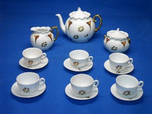 childrens tea cups and saucers