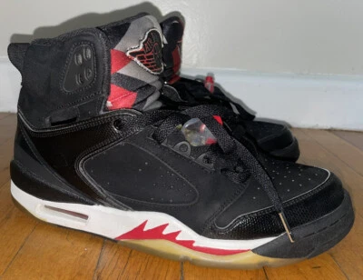 Jordan 60 Plus 364806-061 Talla 8 Negro Blanco Rojo Universitario 2009 Sin Caja Foto 1 de 4