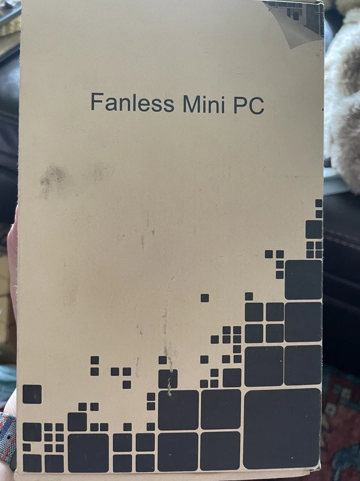 Mini PC sin ventilador Foto 1 de 4