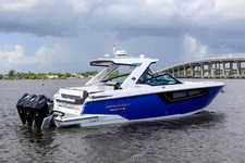 MONTEREY BOAT FOR SALE - 385 SUPER EXPRESS 40 FT - LIKE NEW