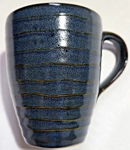 222 Fifth Studio MIDNIGHT BLUE Steinzeug Kaffeebecher Tasse geprägte Ringe - EUC - Bild 1 von 7