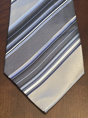 Croft & Barrow Gray Blue Hand Made 100% Silk Men’s Neck Tie Made In China - Image 1 of 4
