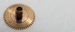 Omega Watch 1020 1022 ...  part: hour wheel #255 * h = 2.05 mm * - Imagen 1 de 1